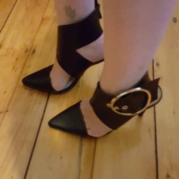 Black heels - Picture 4 of 4
